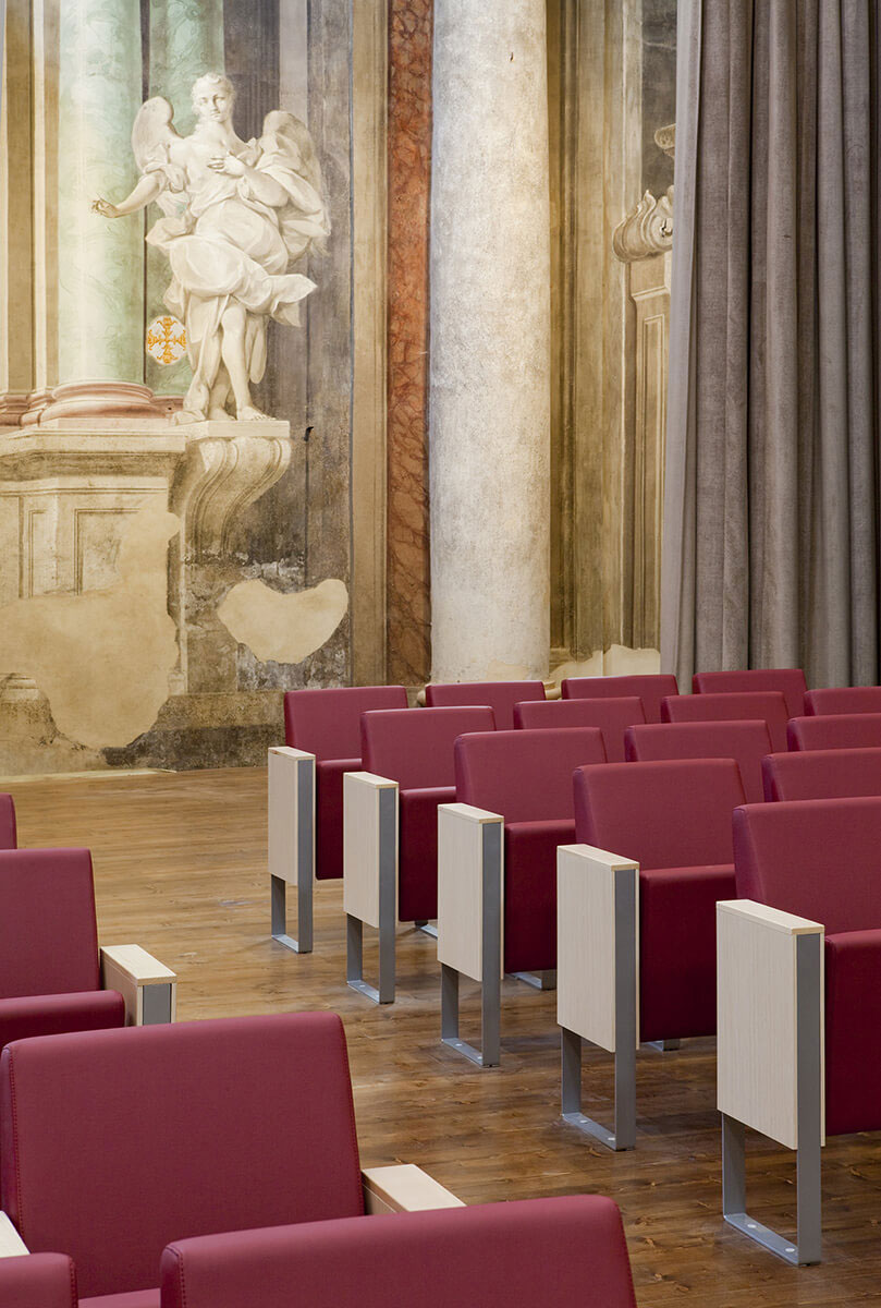 公共座椅|礼堂椅、报告厅椅|办公火狐官方网站|火狐HUOHU（中国）火狐官方网站|C100 剧院/礼堂椅