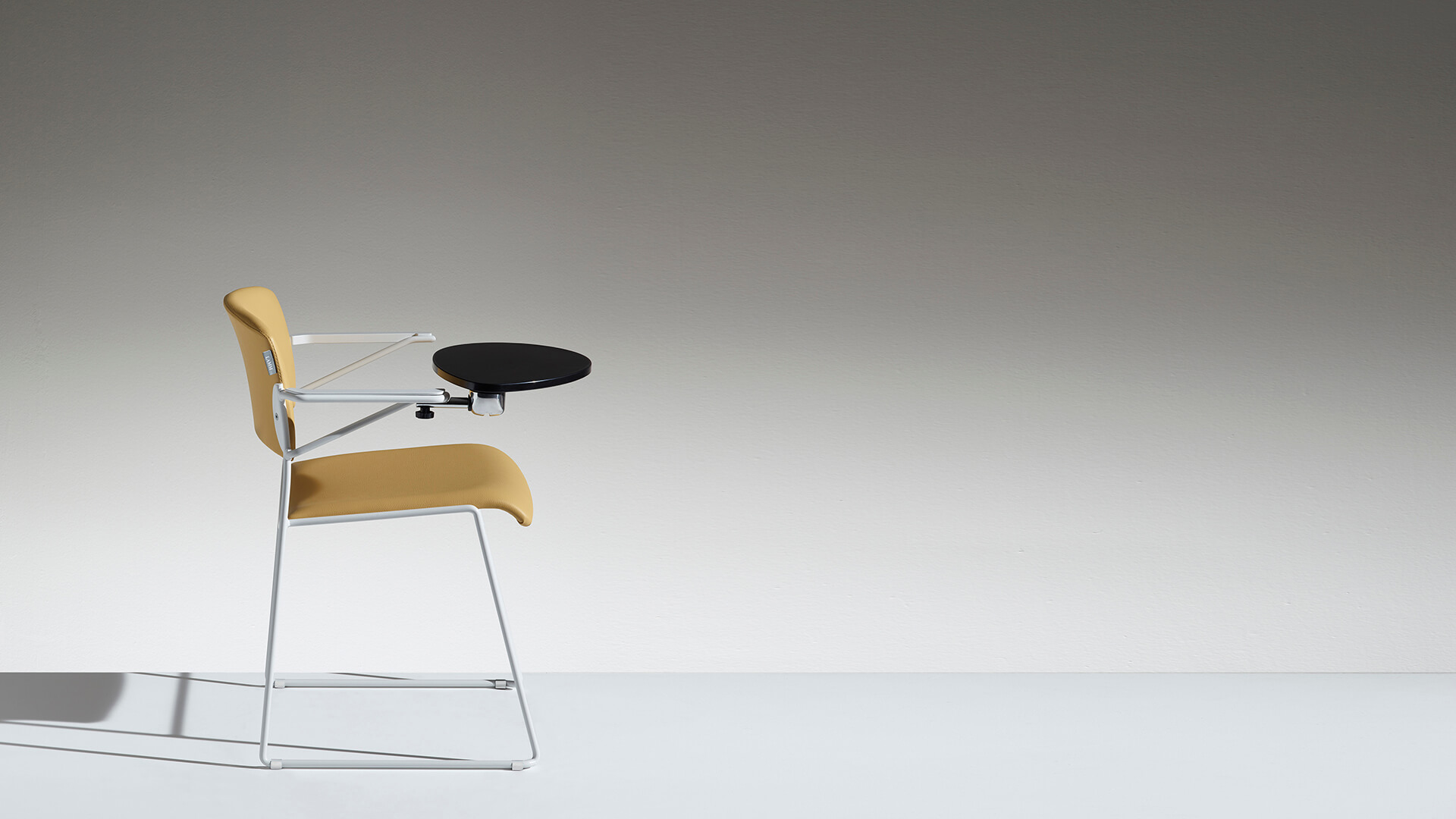 办公椅|现代真皮会议椅|办公火狐官方网站|火狐HUOHU（中国）火狐官方网站|ZINIA 会议椅