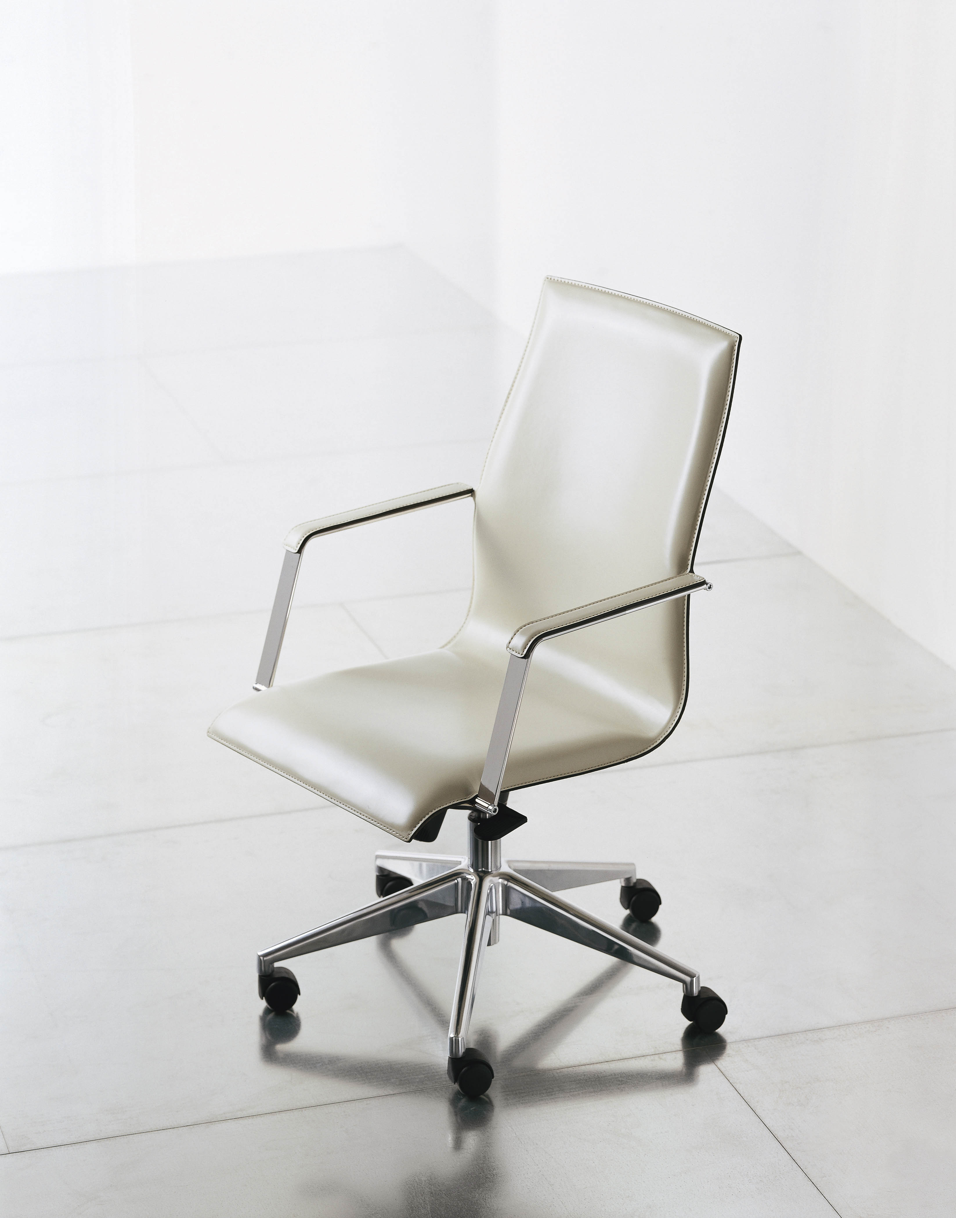 办公椅|现代真皮会议椅|办公火狐官方网站|火狐HUOHU（中国）火狐官方网站|KX executive 办公椅洽谈椅