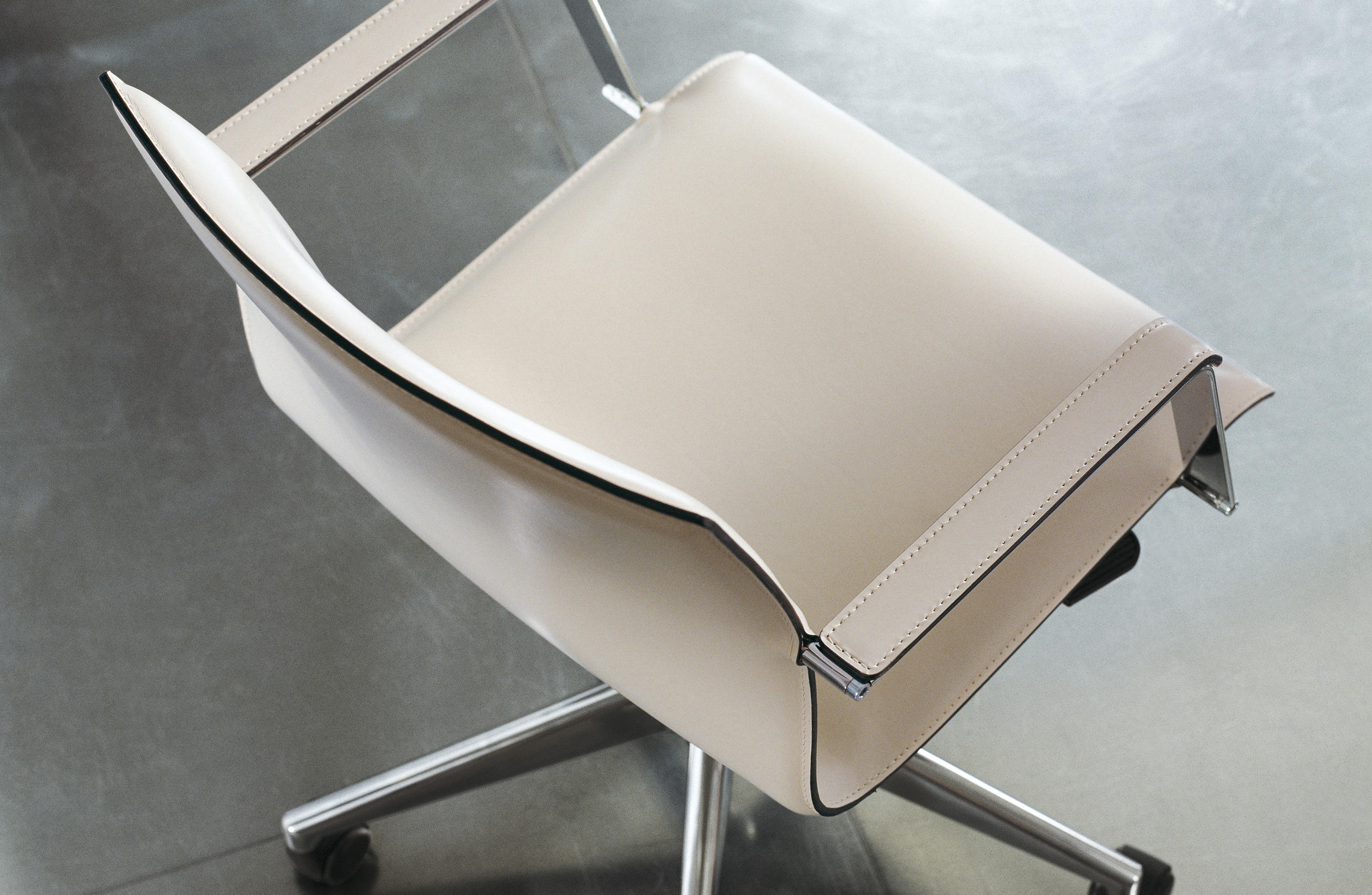 办公椅|现代真皮会议椅|办公火狐官方网站|火狐HUOHU（中国）火狐官方网站|KX executive 办公椅洽谈椅