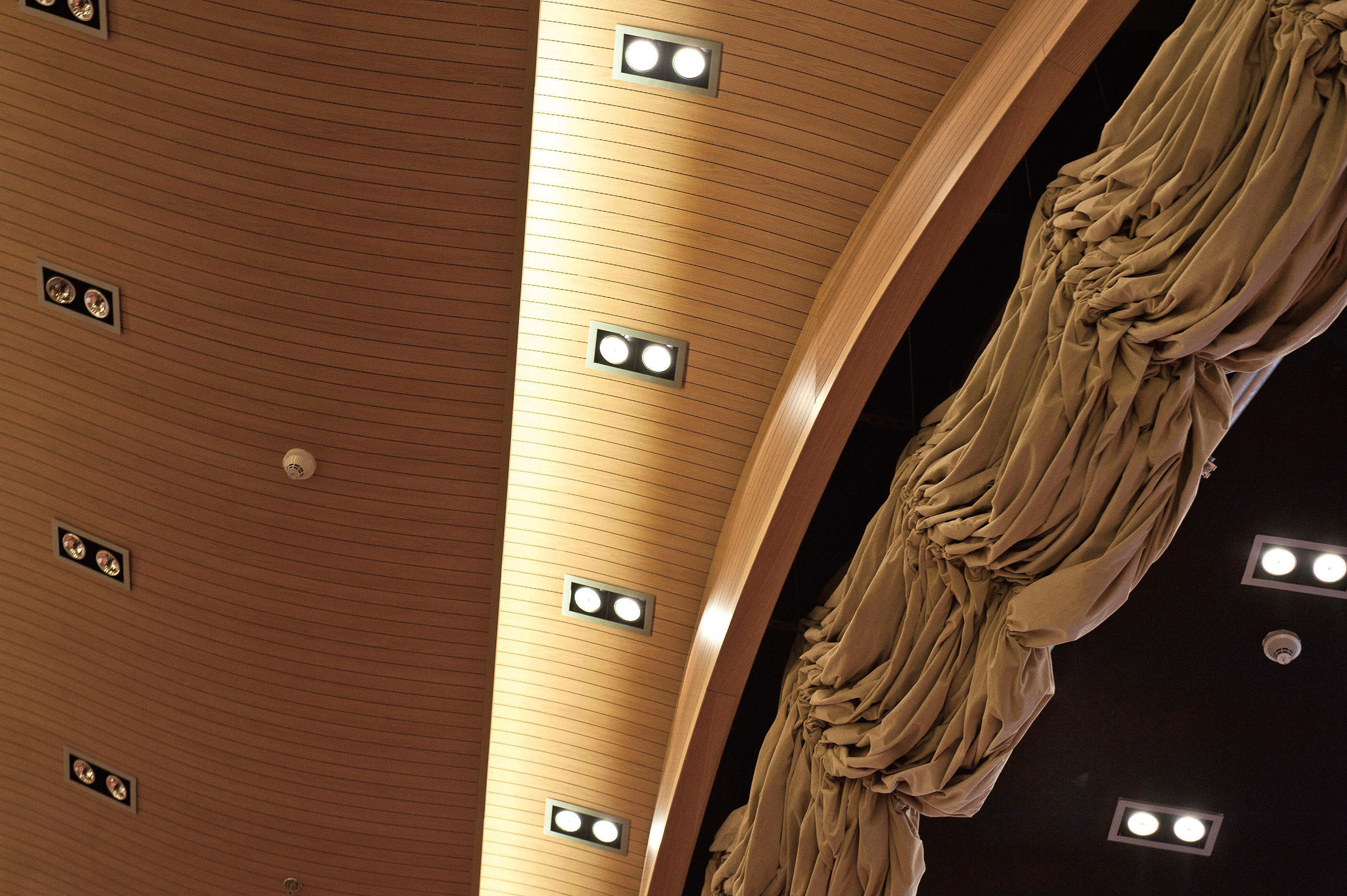 会议台|静音舱/洽谈屋|办公火狐官方网站|火狐HUOHU（中国）火狐官方网站|Mywall 吸音饰面板