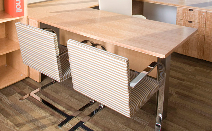 办公椅|现代真皮会议椅|办公火狐官方网站|火狐HUOHU（中国）火狐官方网站|扁钢框架布尔诺椅