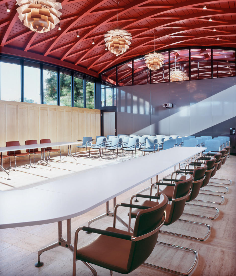 办公椅|现代真皮会议椅|办公火狐官方网站|火狐HUOHU（中国）火狐官方网站|尼奥斯183/3会议椅