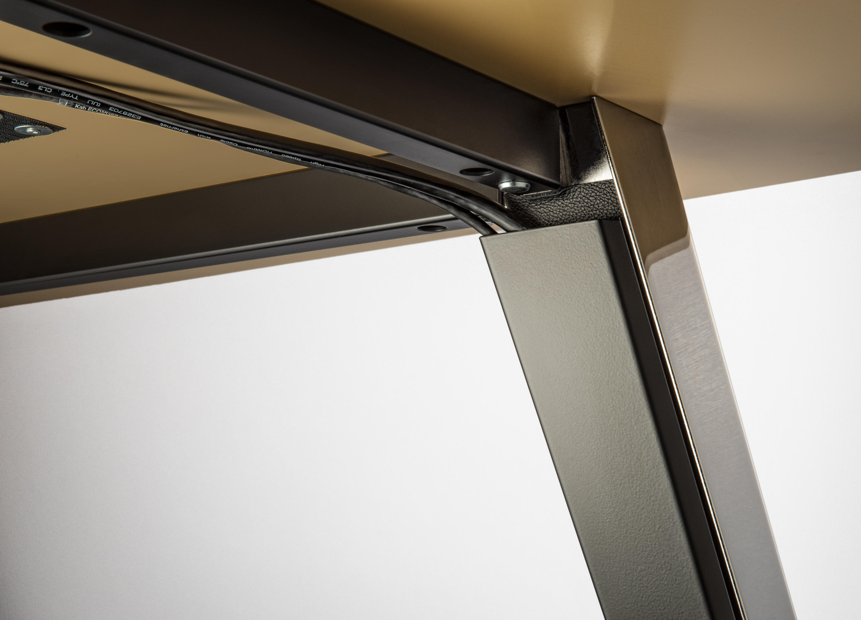 HUB视频系统|HUB视频应用|办公火狐官方网站|火狐HUOHU（中国）火狐官方网站|C12系列会议台系列