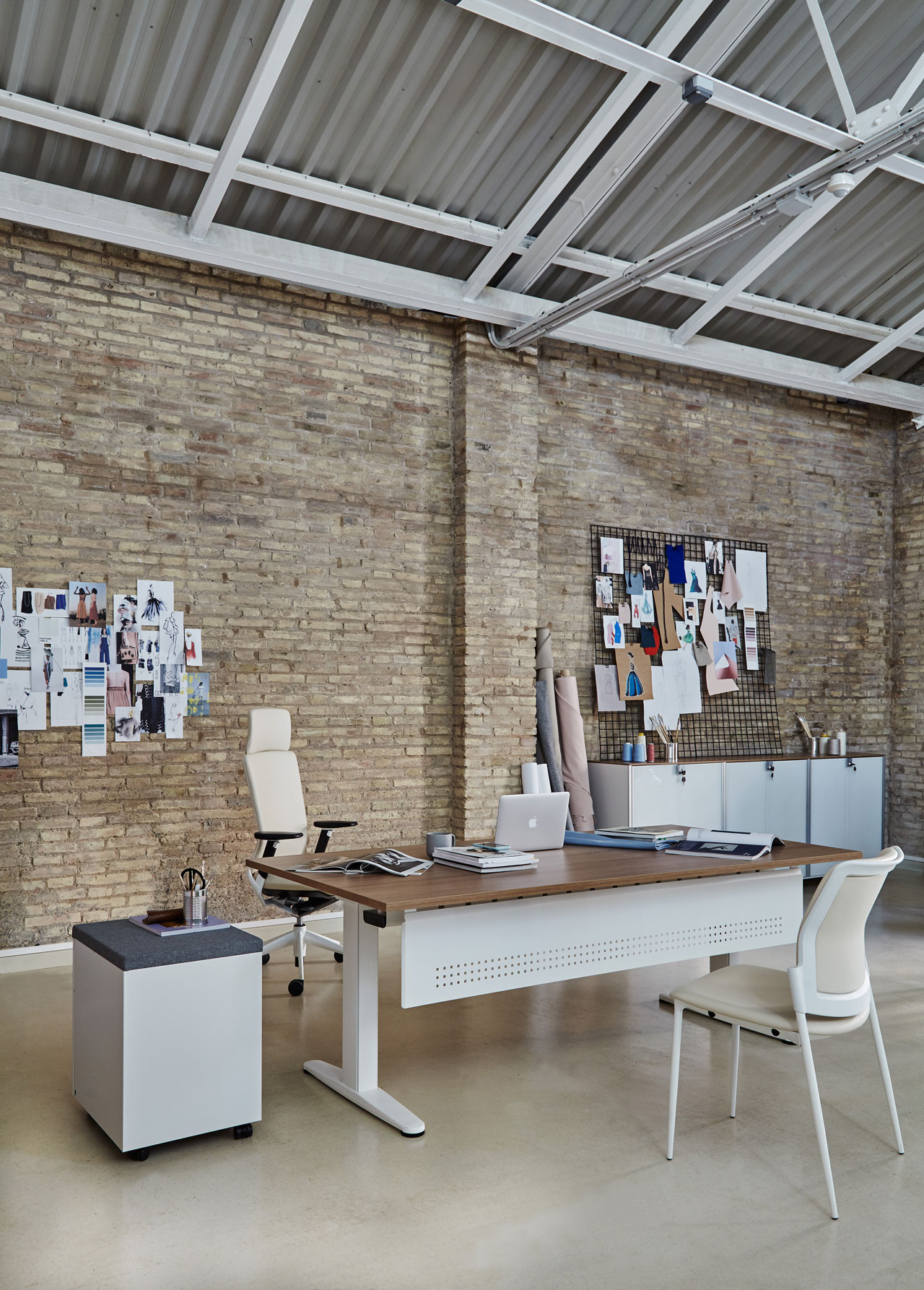 办公台|升降台|办公火狐官方网站|火狐HUOHU（中国）火狐官方网站|流动性行政班台系列