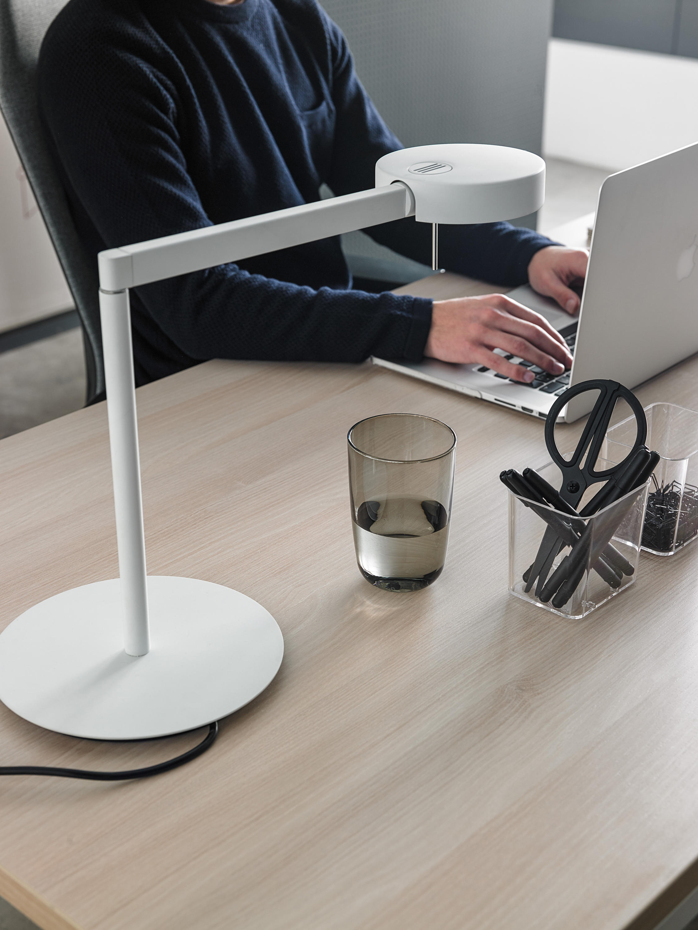 办公台|升降台|办公火狐官方网站|火狐HUOHU（中国）火狐官方网站|流动性行政班台系列