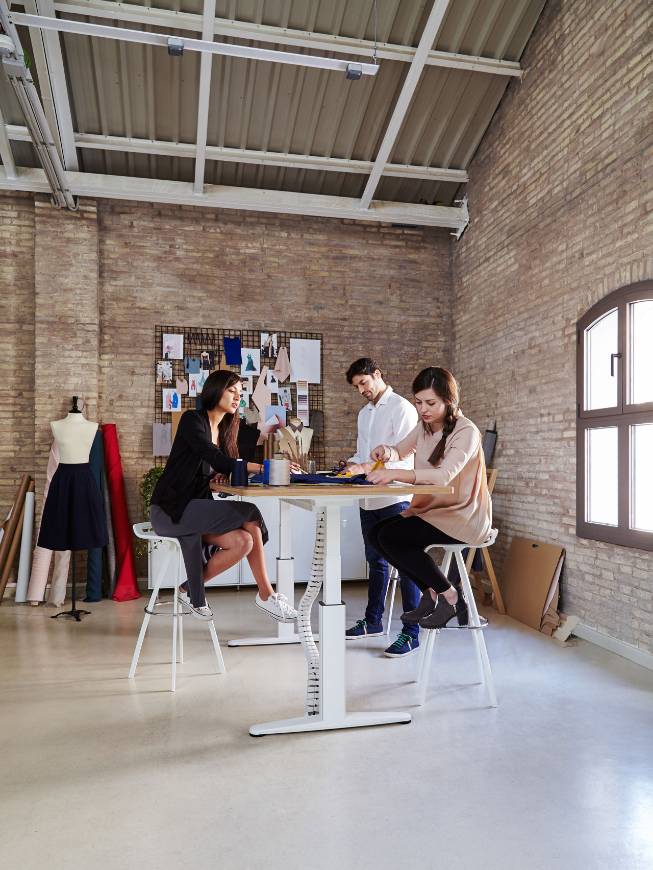 办公台|升降台|办公火狐官方网站|火狐HUOHU（中国）火狐官方网站|流动性会议桌系列