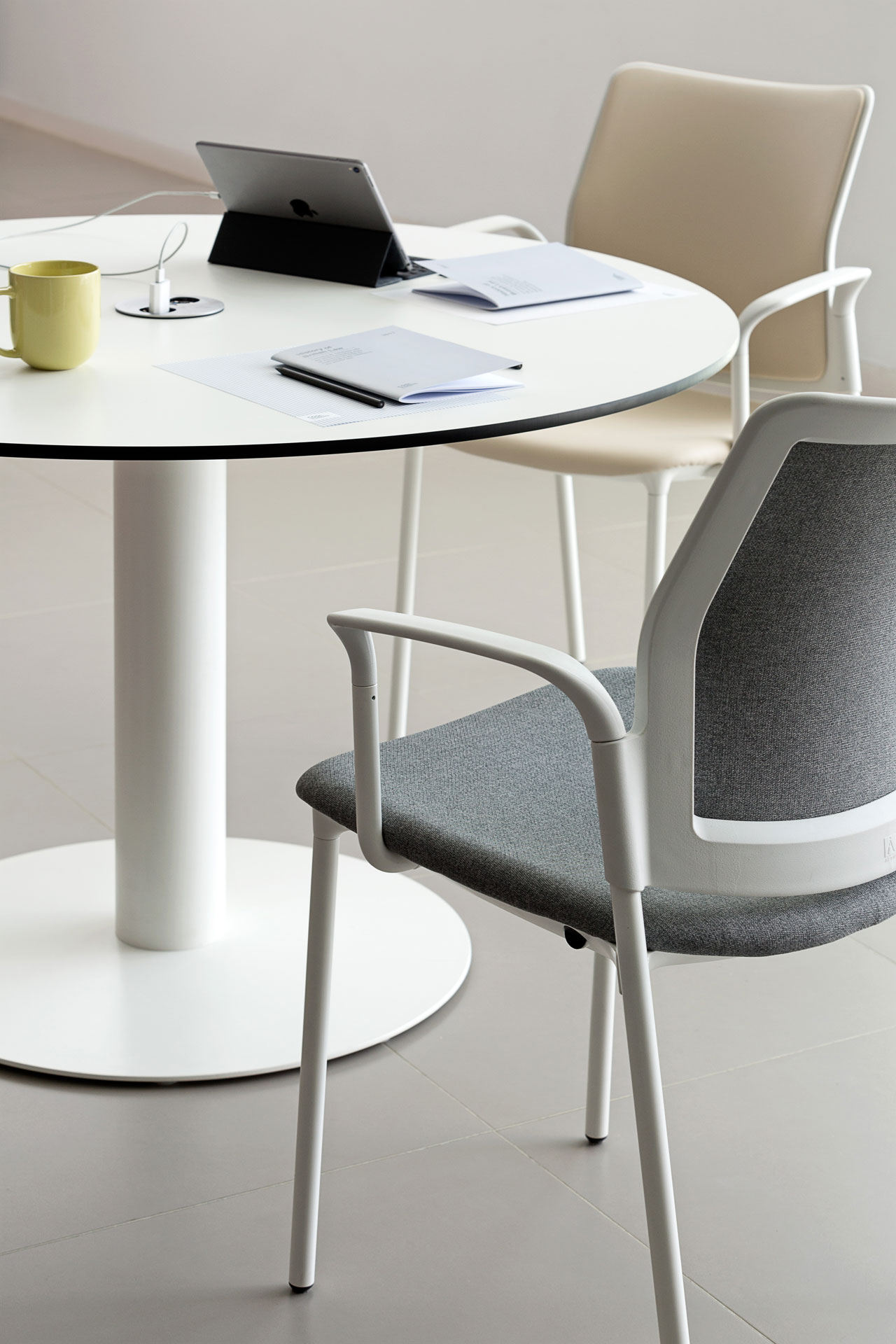 会议台|实木洽谈台|办公火狐官方网站|火狐HUOHU（中国）火狐官方网站|TABULA 洽谈台系列