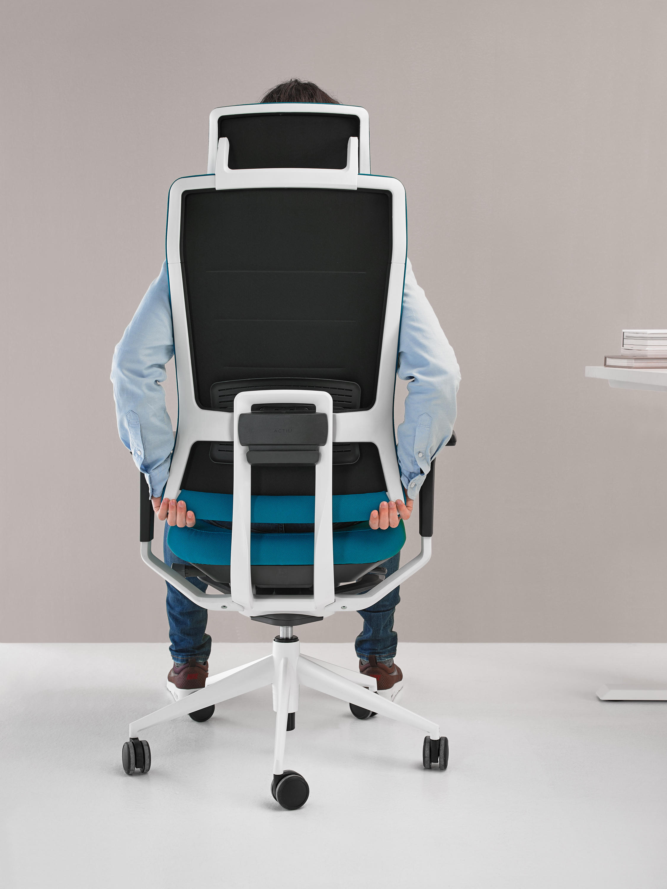 办公椅|现代真皮中班椅|办公火狐官方网站|火狐HUOHU（中国）火狐官方网站|TNK FAMILY 大班椅系列