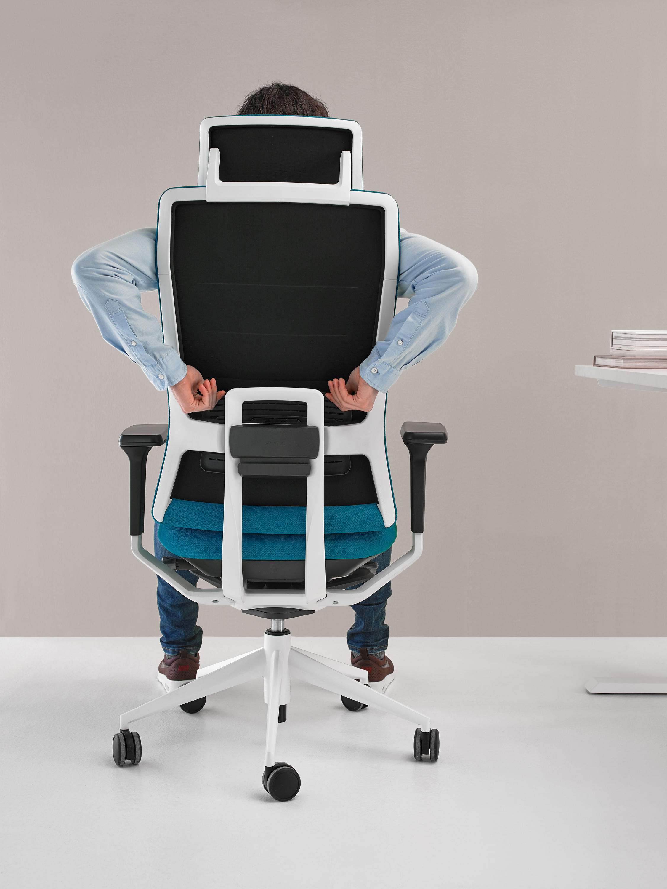 办公椅|现代真皮中班椅|办公火狐官方网站|火狐HUOHU（中国）火狐官方网站|TNK FAMILY 大班椅系列