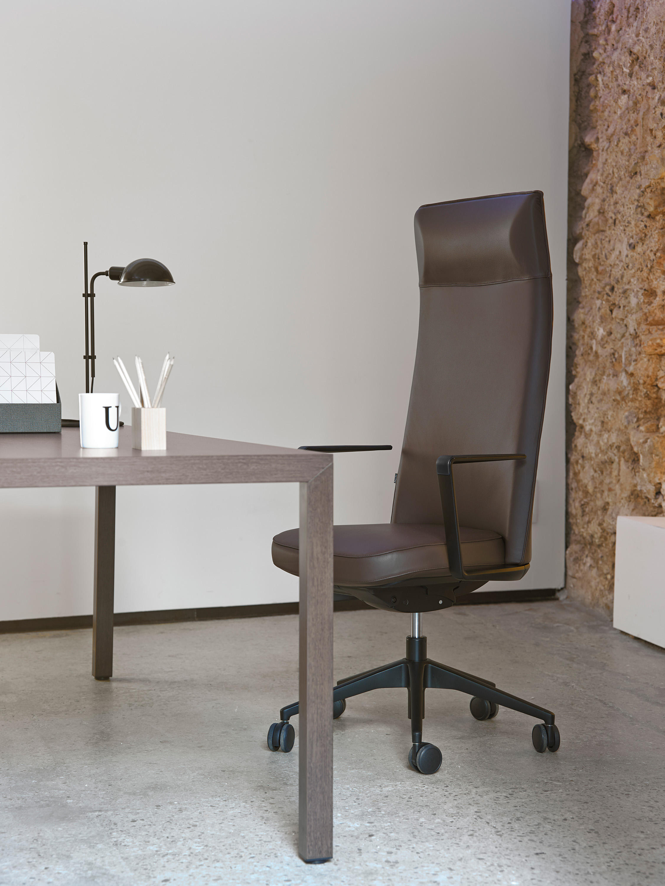 办公椅|现代真皮中班椅|办公火狐官方网站|火狐HUOHU（中国）火狐官方网站|CRON 大班椅系列